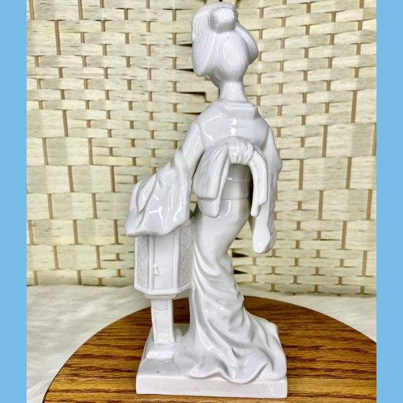 Vintage Geisha Girl UCGC Porcelain 10.5" Glossy Finish Asian Figurine - Picture 7 of 9